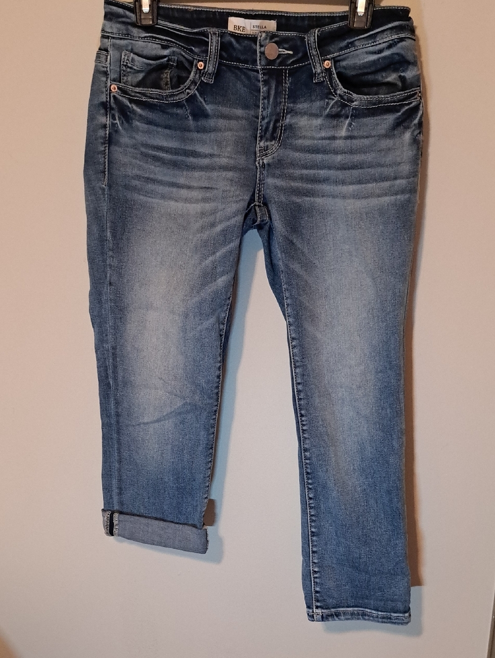 BKE Stella Cropped Jeans in Faded Blue Wash